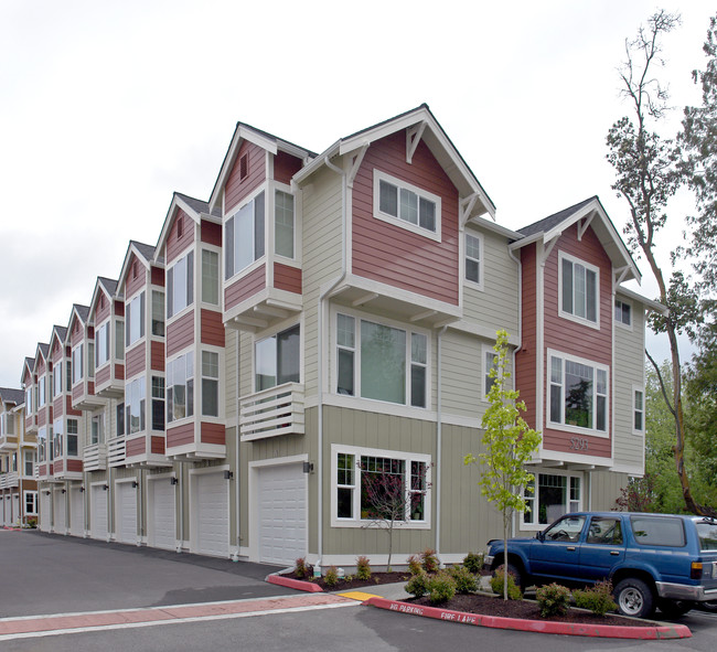 Olympic Square in Gig Harbor, WA - Foto de edificio - Building Photo