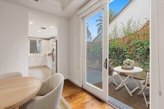 1032 3rd St in Santa Monica, CA - Building Photo - Building Photo
