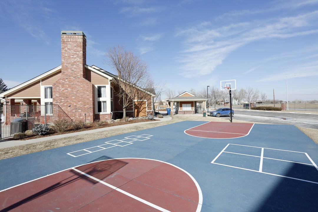 Willow Run Village Apartments in Broomfield, CO - Building Photo