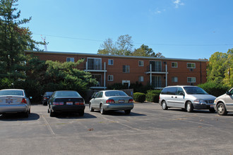 Kenwood Park Apartments in Cincinnati, OH - Building Photo - Building Photo