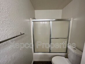 2821 Los Felices Cir W in Palm Springs, CA - Building Photo - Building Photo