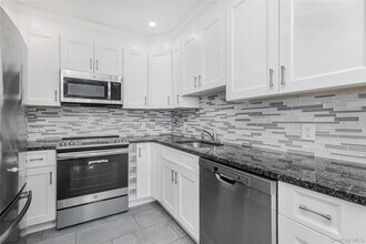 174 Ashford Ave in Dobbs Ferry, NY - Building Photo - Building Photo