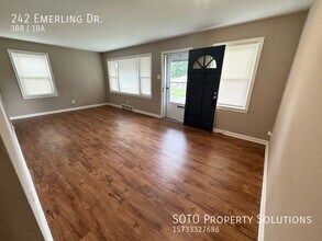 242 Emerling Dr in St. Louis, MO - Building Photo - Building Photo