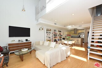 1140 N Formosa Ave in West Hollywood, CA - Building Photo - Building Photo