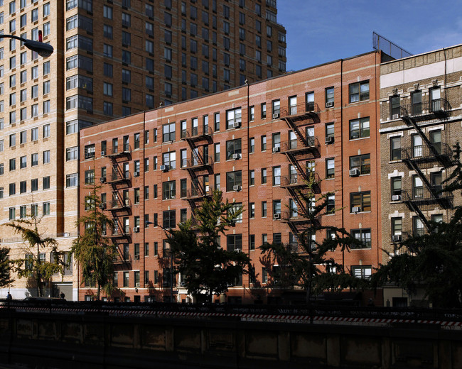 Morningside Heights in New York, NY - Building Photo - Building Photo