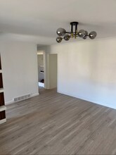 73 Thomas St in Mississauga, ON - Building Photo - Building Photo