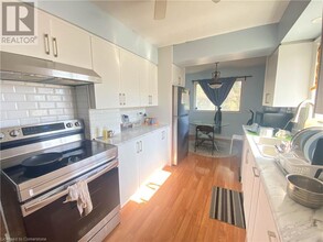 1458 Queen's Blvd in Kitchener, ON - Building Photo - Building Photo