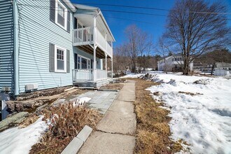 5 Maple Ave, Unit 1 in Oxford, MA - Foto de edificio - Building Photo