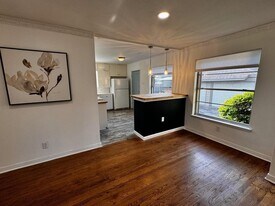 6227 St Moritz Ave in Dallas, TX - Building Photo