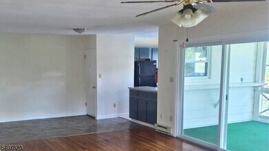 304 Lake Shore S in Montague, NJ - Foto de edificio - Building Photo