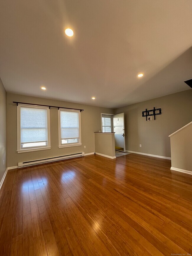 26 Couch St in Norwalk, CT - Building Photo - Building Photo