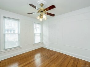 70 Central Ave in Sea Cliff, NY - Building Photo - Building Photo