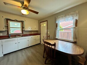 320 Barclay Ave in Morrisville, PA - Building Photo - Building Photo