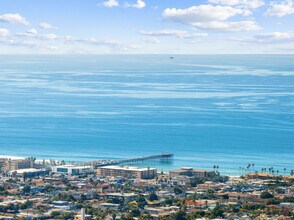 5021 Foothill Blvd in San Diego, CA - Foto de edificio - Building Photo