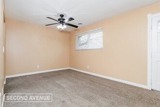 3839 Standish Ave in Cincinnati, OH - Building Photo - Building Photo