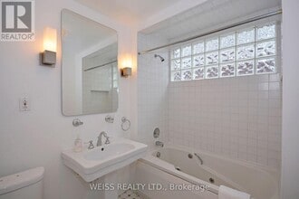 34 Edmund Ave in Toronto, ON - Building Photo - Building Photo