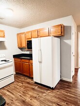 350 Miller Pointe Dr in Inman, SC - Building Photo - Building Photo