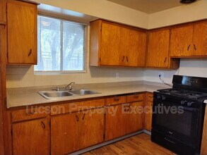 8934 S Nogales Hwy in Tucson, AZ - Building Photo - Building Photo