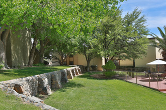 Valley Ridge Apartments in El Paso, TX - Foto de edificio - Building Photo