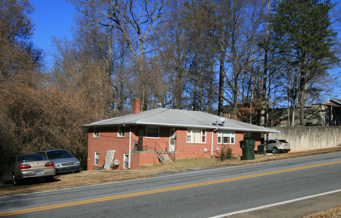 430 7th Ave SW in Hickory, NC - Building Photo