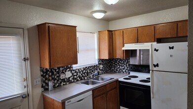 1106 Shanarae Cir, Unit B in Killeen, TX - Foto de edificio - Building Photo