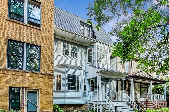 property at 1840 W Belle Plaine Ave