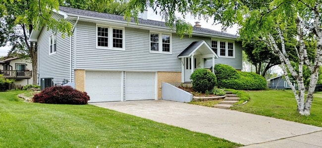 property at 1750 Chippendale Rd