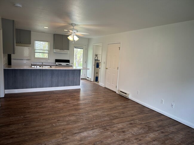 401 Clearfork Dr, Unit 401