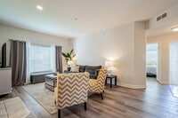 600 Grove Pky photo'