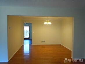 3 Quincy Cir in Dayton, NJ - Building Photo - Building Photo