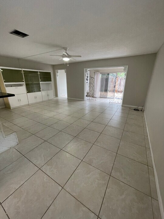 210 NW 4th Ave in Boca Raton, FL - Building Photo