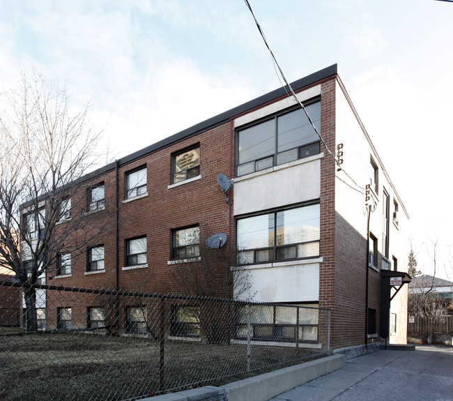 2219 Jane St in Toronto, ON - Building Photo - Primary Photo