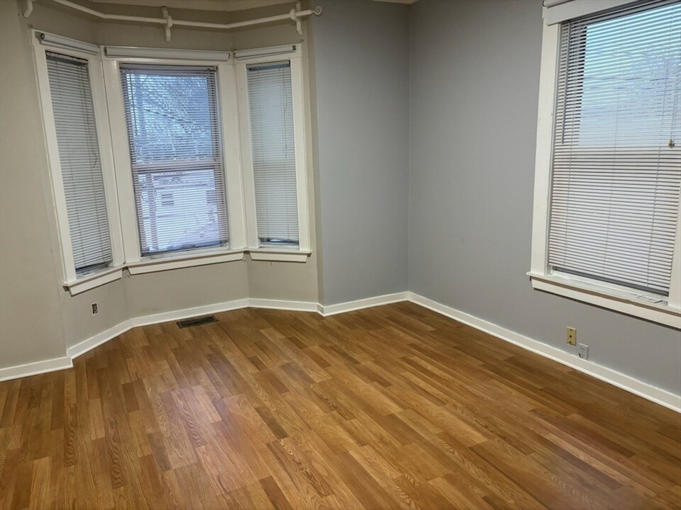 315 Boston Ave, Unit 3 in Medford, MA - Building Photo