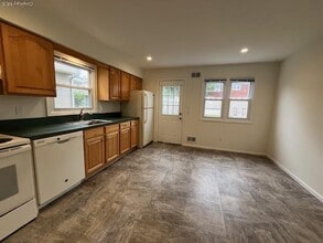 1 Inwood Rd in Port Washington, NY - Building Photo - Building Photo