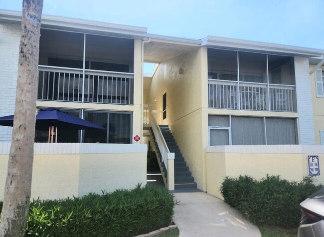 property at 963 Sonesta Ave NE