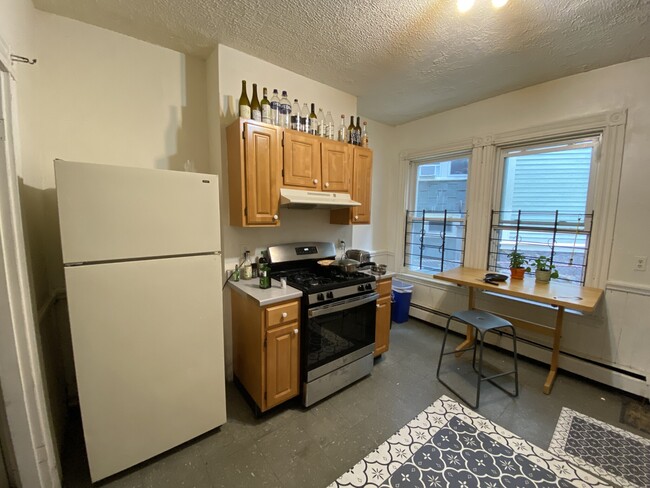 133 Calumet St, Unit 2 BED Mission Hill CLEANN