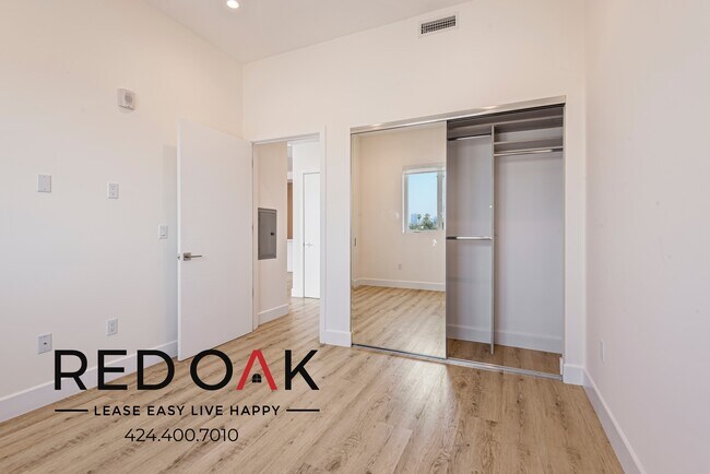 1237 S Holt Ave in Los Angeles, CA - Building Photo - Building Photo