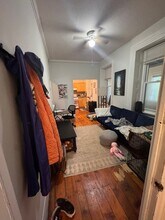 407 Green Ln, Unit 2R in Philadelphia, PA - Foto de edificio - Building Photo