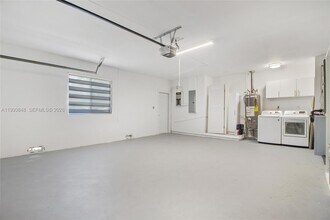 11011 SW 110th Rd in Miami, FL - Building Photo - Building Photo