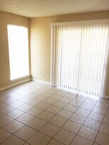 Parkview Apartments in Elgin, TX - Building Photo