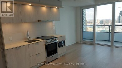 448 Burnhamthorpe Rd W in Mississauga, ON - Building Photo - Building Photo