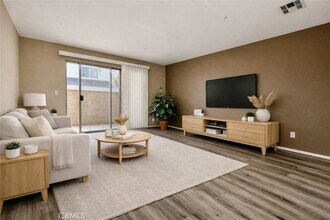 17181 Elm Lane, Unit A in Huntington Beach, CA - Building Photo - Building Photo