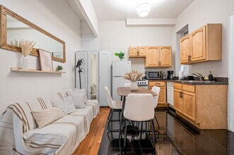459 W 46th St in New York, NY - Building Photo - Building Photo