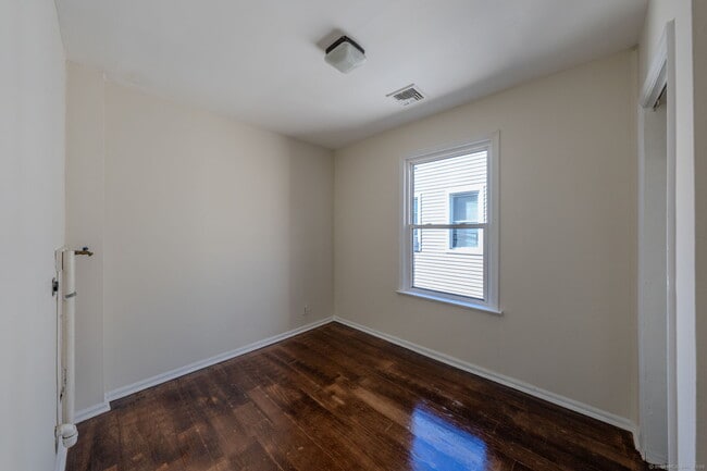 150 Myrtle Ave in Stamford, CT - Building Photo - Building Photo