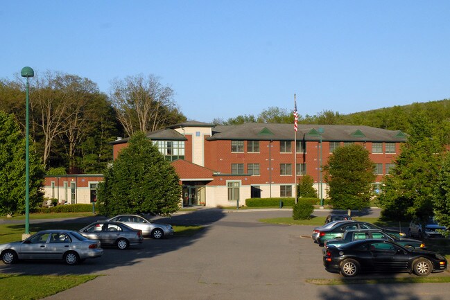 Evergreen Apartments in Weatherly, PA - Building Photo - Building Photo