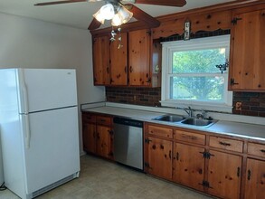 323 Shoreline Dr in Hampton, VA - Foto de edificio - Building Photo