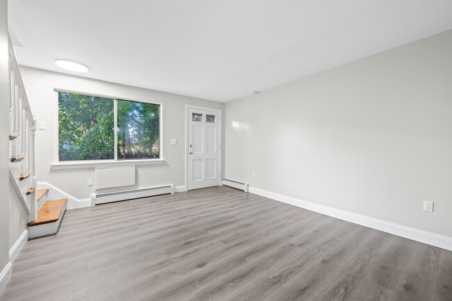 44 Church St, Unit N in East Hartford, CT - Building Photo - Building Photo