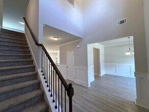 80 Hawthorn Ln in Covington, GA - Foto de edificio - Building Photo