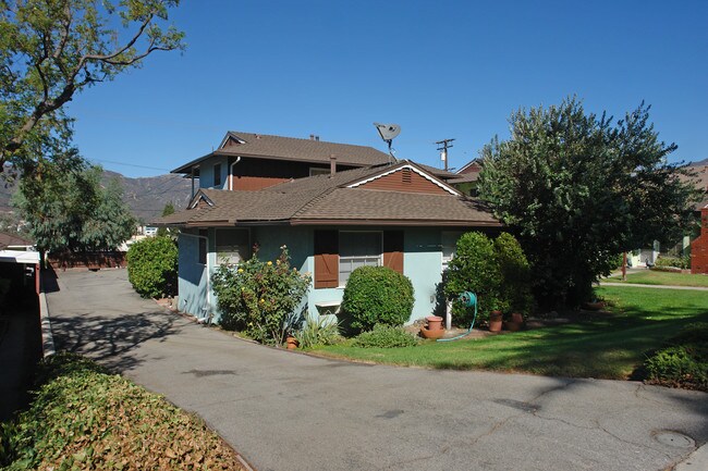 3633 Valihi Way in Glendale, CA - Building Photo - Building Photo