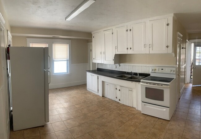 2 N Main St, Unit 2L